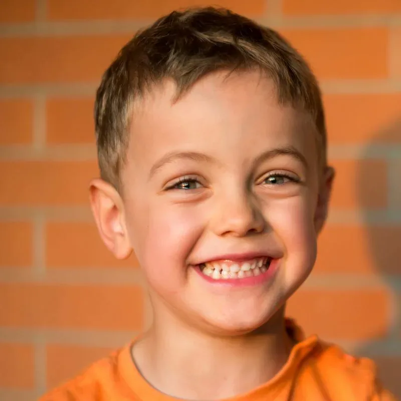 Children's teeth whitening consultation